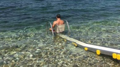 Photo of A Bari la prima passerella per i disabili. E il mare finalmente diventa un bene di tutti