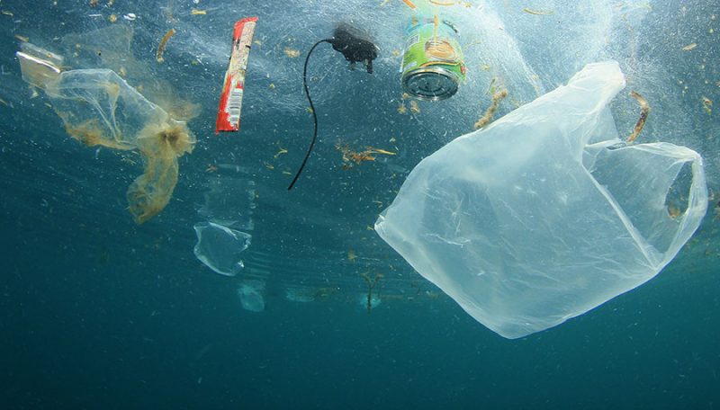 Finalmente vietati oggetti in plastica 