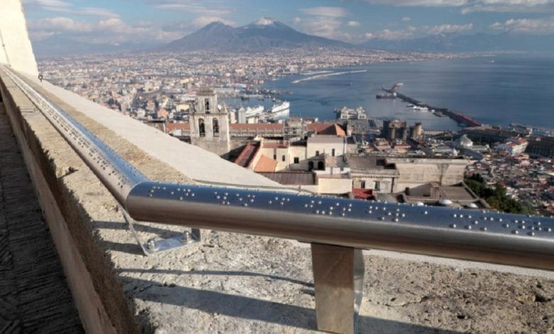 Corrimano per non vedenti, Napoli