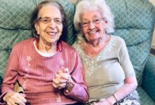 Photo of Amiche inseparabili da quasi 80 anni scelgono la stessa casa di riposo per continuare a stare insieme