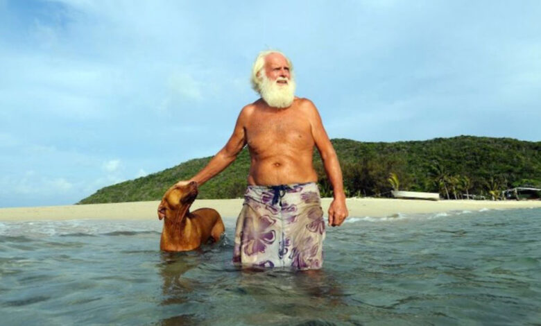 Ex milionario vive su un’isola deserta