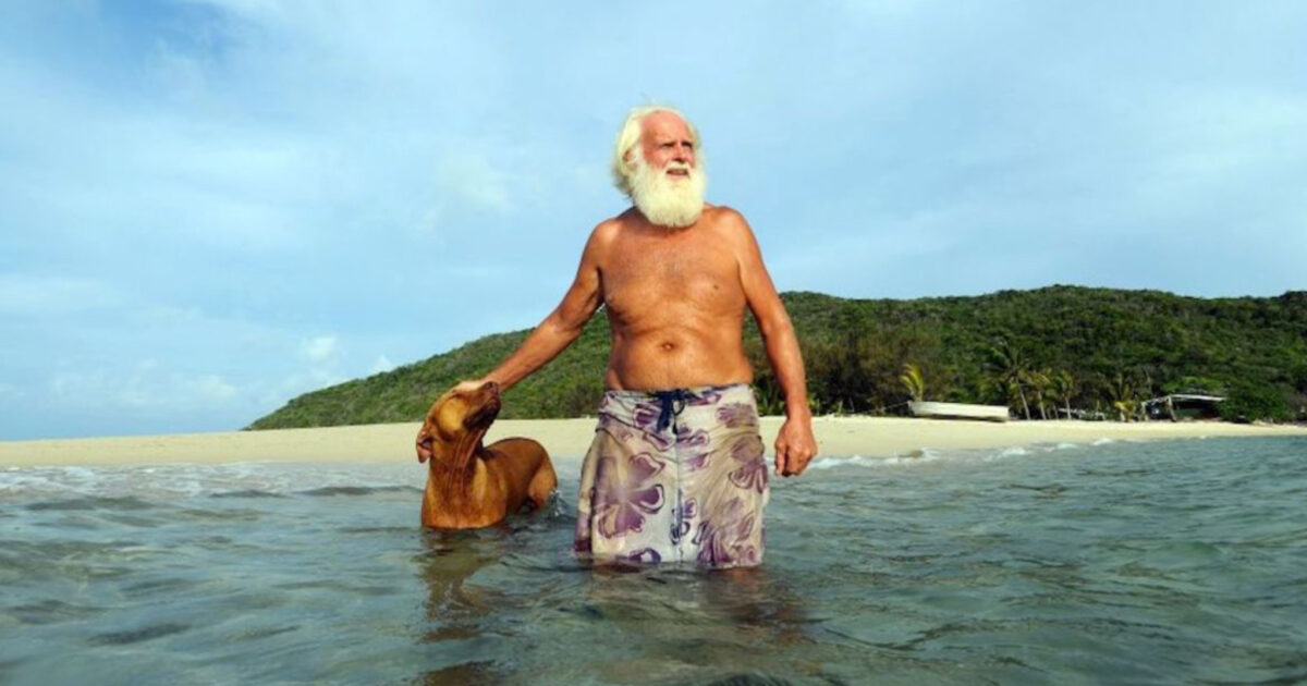 Ex milionario vive su un’isola deserta