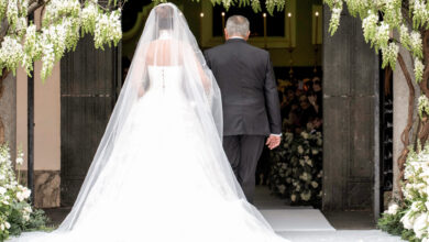 Photo of La suocera si presenta in chiesa vestita come la sposa e rovina il giorno del matrimonio