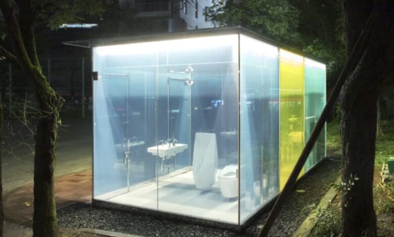 bagni pubblici vetro trasparente