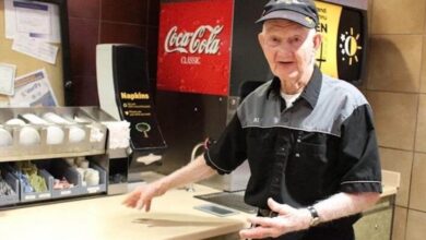 Photo of Compie 92 anni e rifiuta di lasciare il suo posto di lavoro come dipendente al McDonald’s