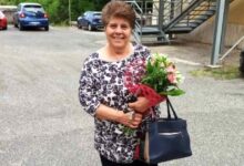 Photo of Una nonna di 71 anni torna tra i banchi e si diploma: “Ho coronato un sogno che mi era stato negato da ragazza”, rivela con emozione
