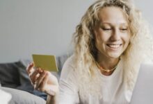 Photo of Chiede alla moglie di tenere separate le proprie finanze: dopo 6 anni scopre che lei guadagna tre volte più di lui