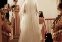 Photo of Annulla il matrimonio della figliastra all’ultimo momento: “Mi sembrava di essere un bancomat”