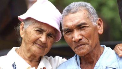 Photo of Sono marito e moglie da 91 anni, ma dichiarano di amarsi ancora come il primo giorno: “Il segreto del nostro amore intramontabile è l’umorismo”
