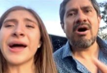 Photo of La ragazza si dispera perché non sa con chi andare al concerto, il padre impara tutte le canzoni a memoria per accompagnarla